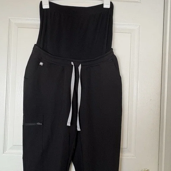 FIGS Women's Black Zamora Maternity Jogger Scrub Pants Small/Tall Full Panel - Picture 5 of 10